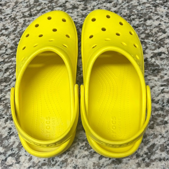 Crocs Yellow Unisex Women’s Size 8, Men’s Size 6 - Picture 4 of 8